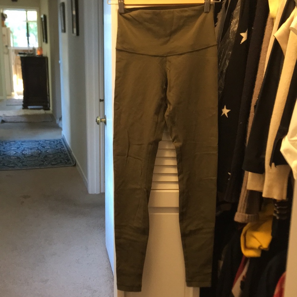 Lululemon wonderunders size 4